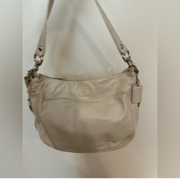 Coach Zoe White Leather Shoulder Bag - Picture 3 of 11